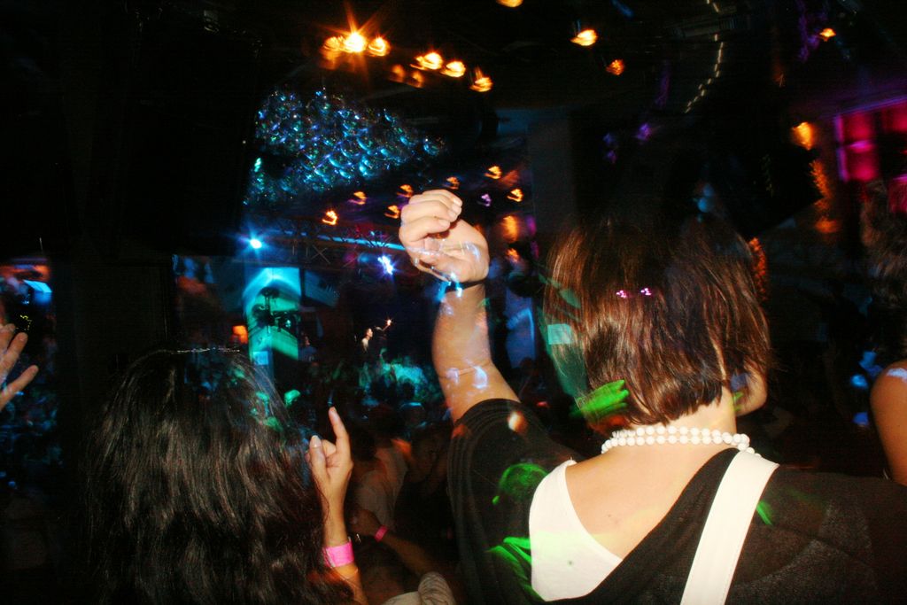 i/Kranj/Absolvent08/07-BlackWhiteParty/absolvent 1882.jpg